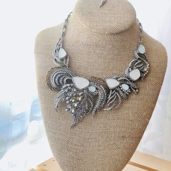 Chloe Isabel Silverwing statement necklace